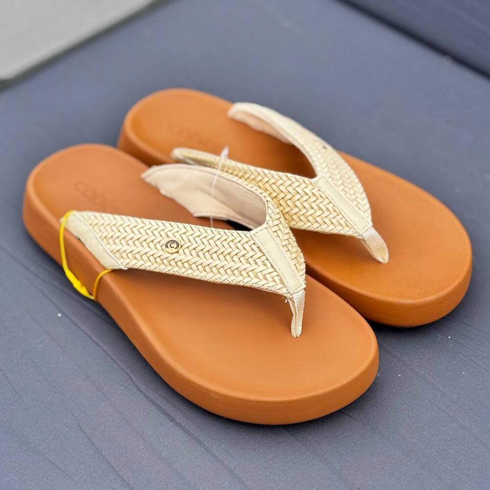 NEW COBIAN women's palmilla sandals in cream